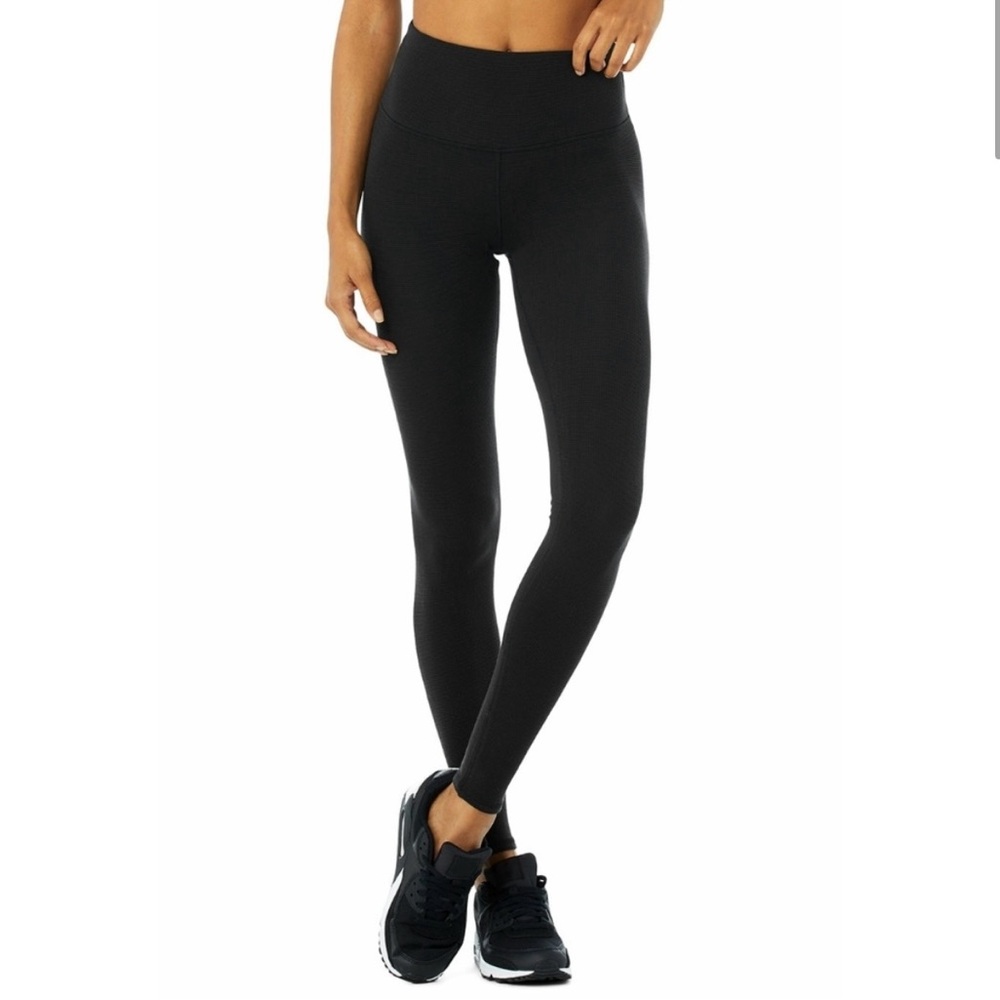 Alo Yoga High-Waist Micro Waffle LowKey Legging in Black